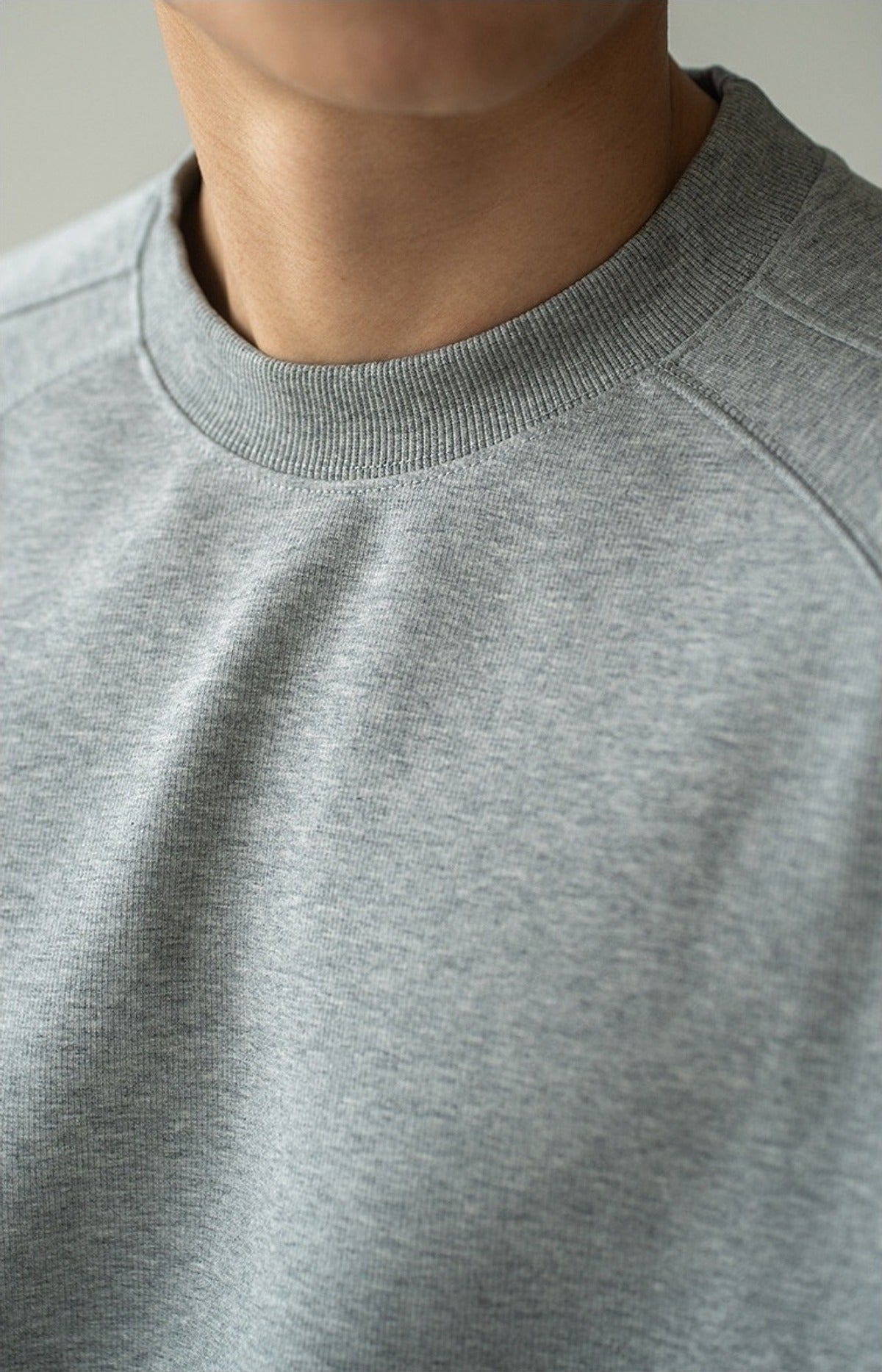 Katachi Cropped Crewneck Sweatshirt in Light Grey, detail close-up