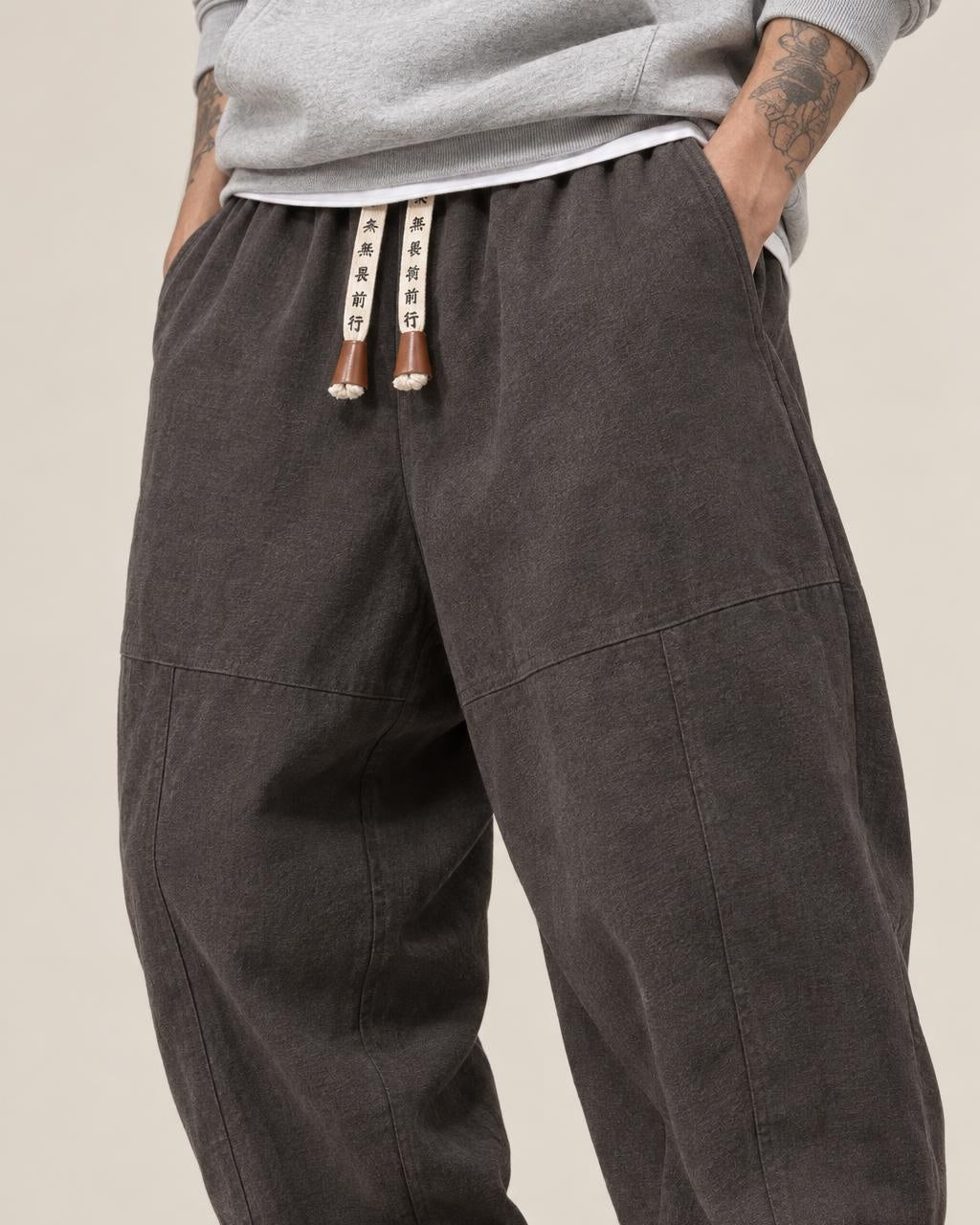 Kireina Pants in Gray, close-up on the model