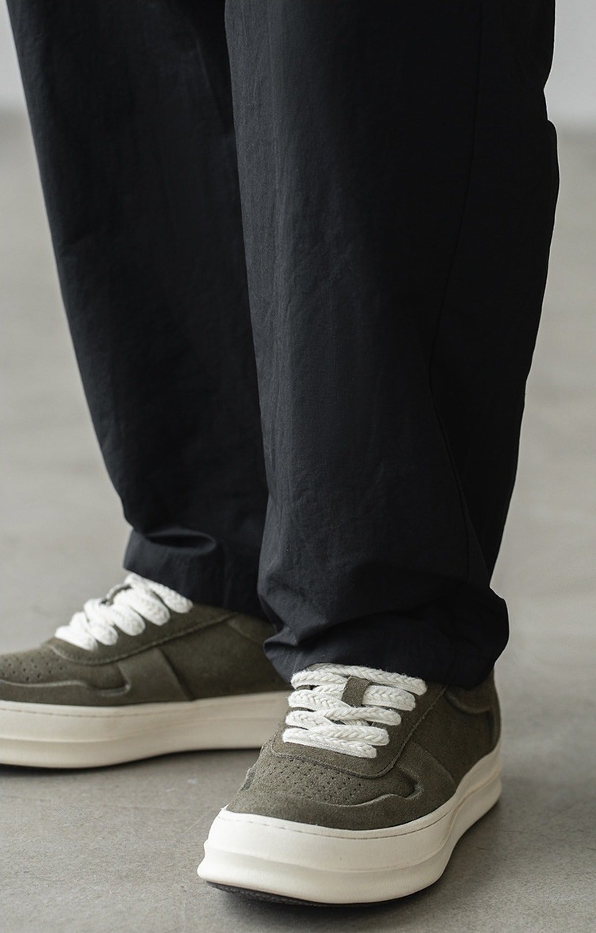 Momi Crinkle Harem Pants in Black, detail close-up
