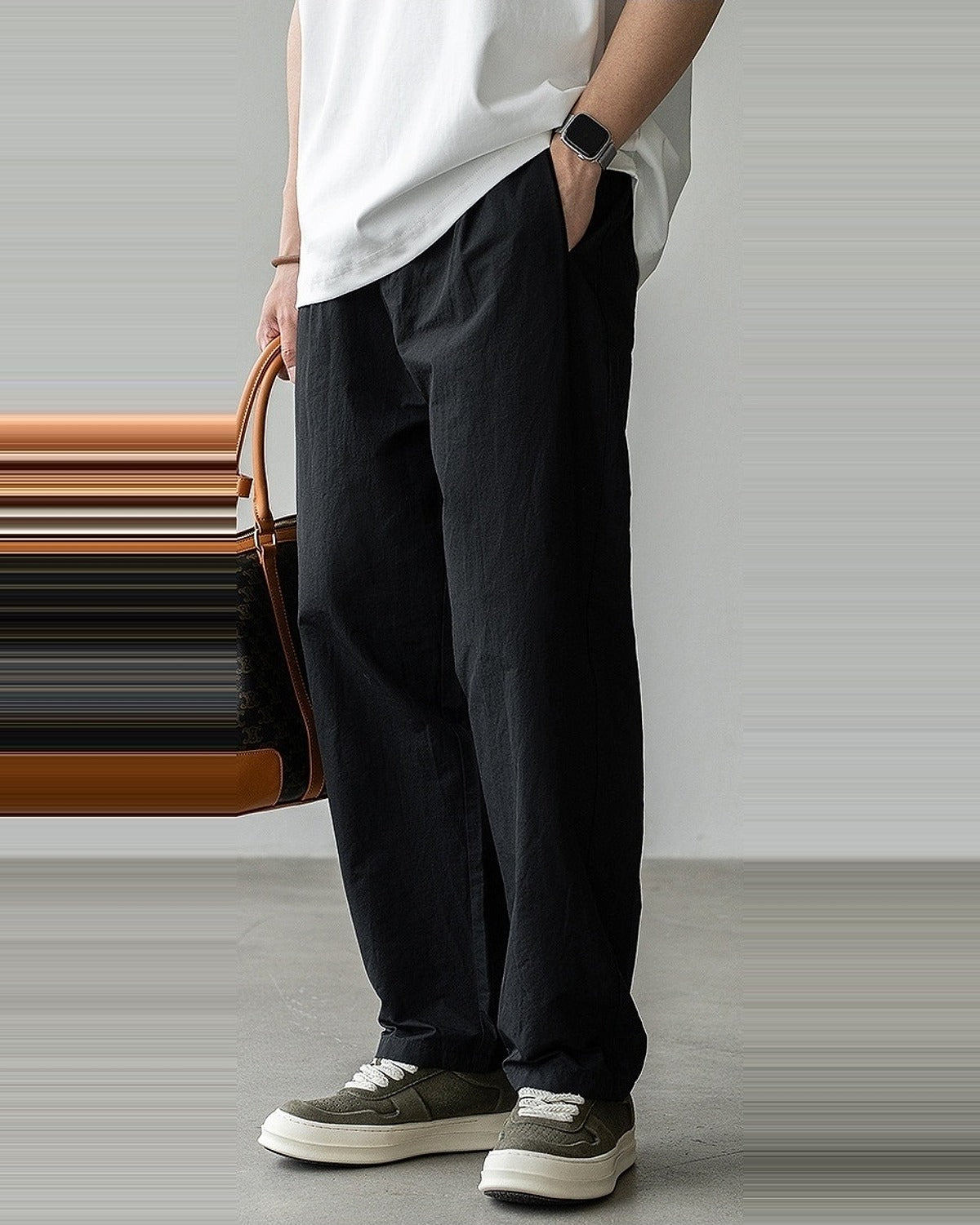Momi Crinkle Harem Pants details