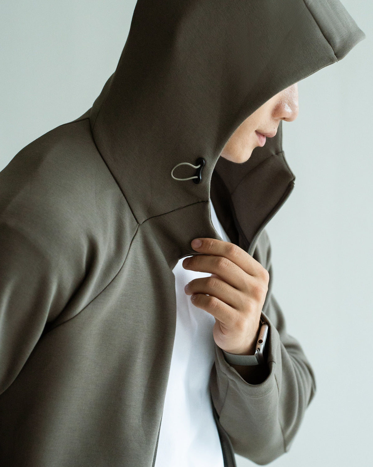 Yawaragi Cotton Zip Hoodie in Olive, detail close-up