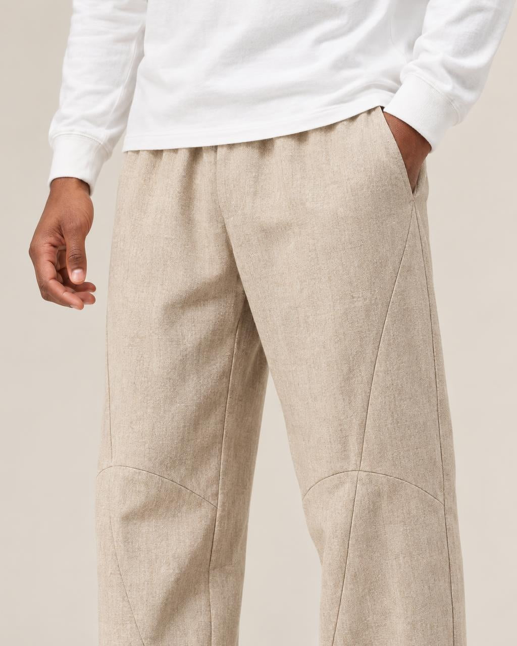 Yutori Linen Harem Pants in Khaki, close-up on the model
